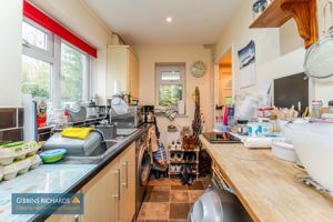 Kitchen- click for photo gallery